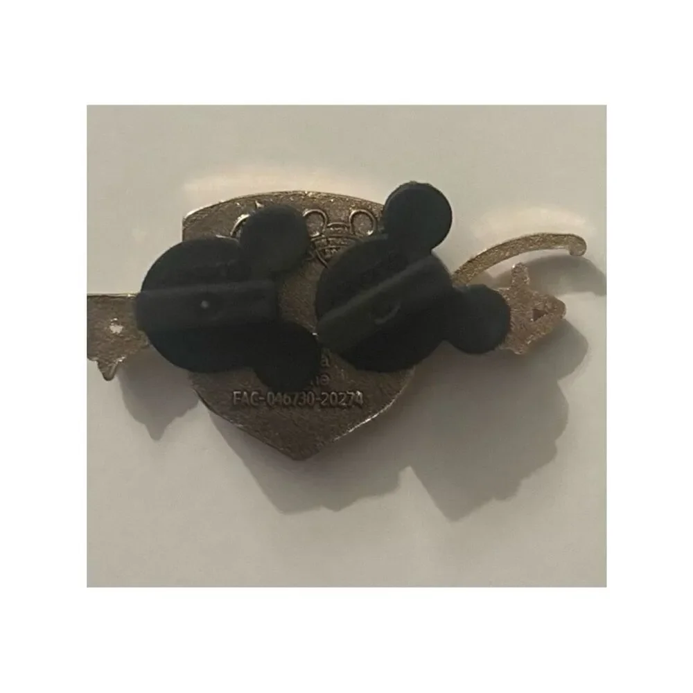 Disney Parks Store Key and Lock Pin ~ Pristine